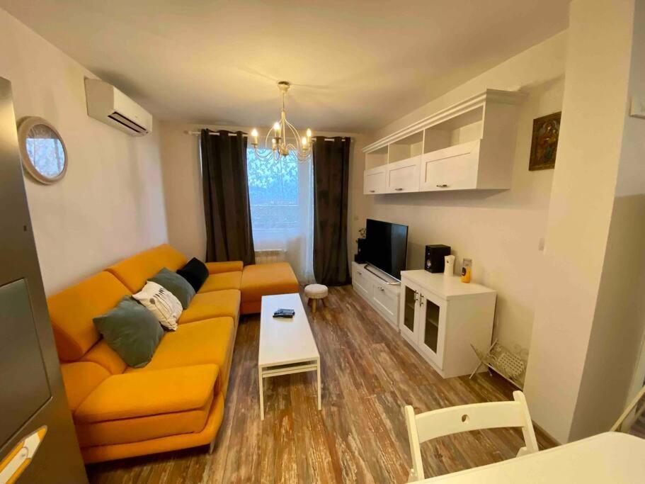 Stylish Magenta Apartment - Terrace & Free Parking Σόφια Εξωτερικό φωτογραφία