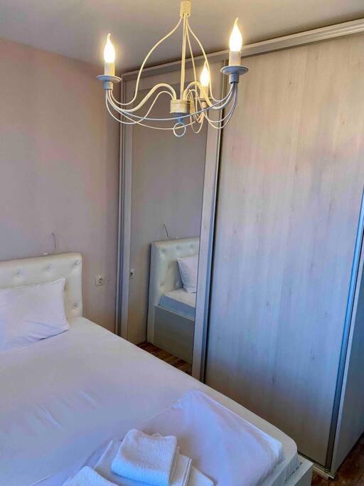 Stylish Magenta Apartment - Terrace & Free Parking Σόφια Εξωτερικό φωτογραφία