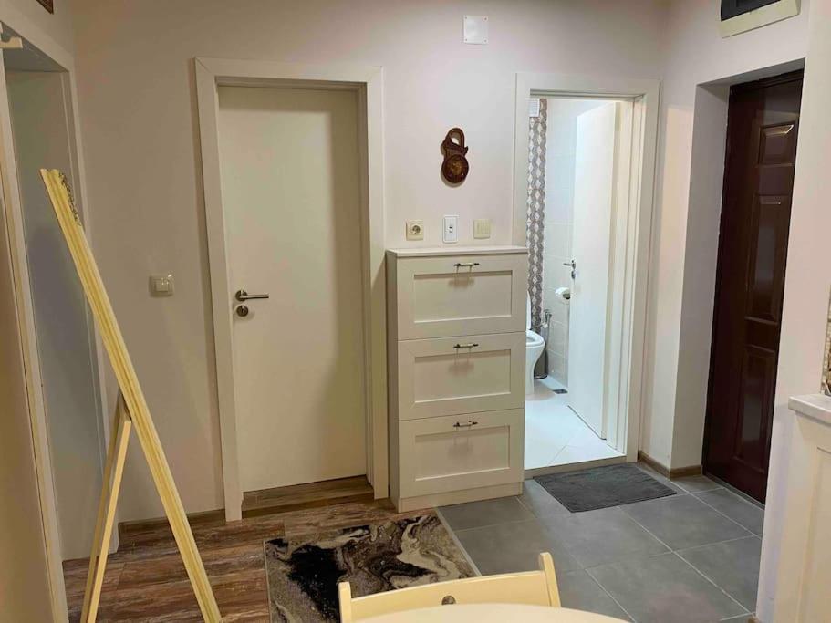 Stylish Magenta Apartment - Terrace & Free Parking Σόφια Εξωτερικό φωτογραφία